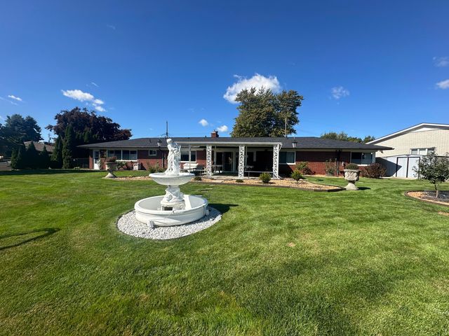 38176 Villa Mar Street, Harrison Twp, MI 48045