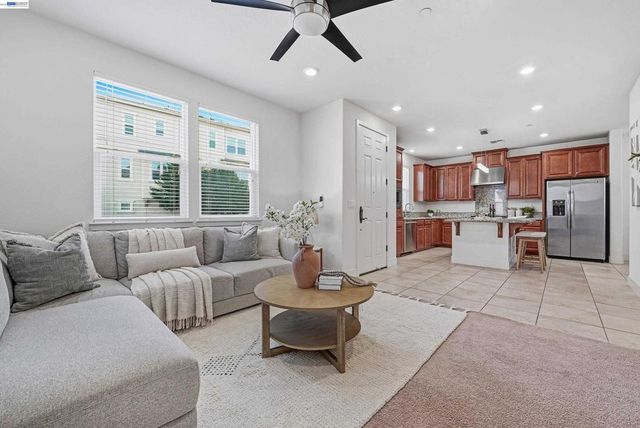 2933 Stringham Way, Dublin, CA 94568