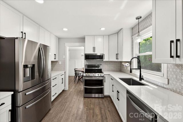 9018 Hunters Pointe Drive, Huntersville, NC 28078