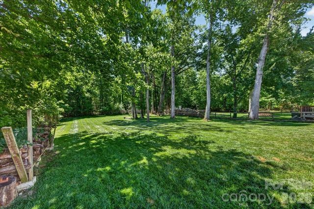 9018 Hunters Pointe Drive, Huntersville, NC 28078