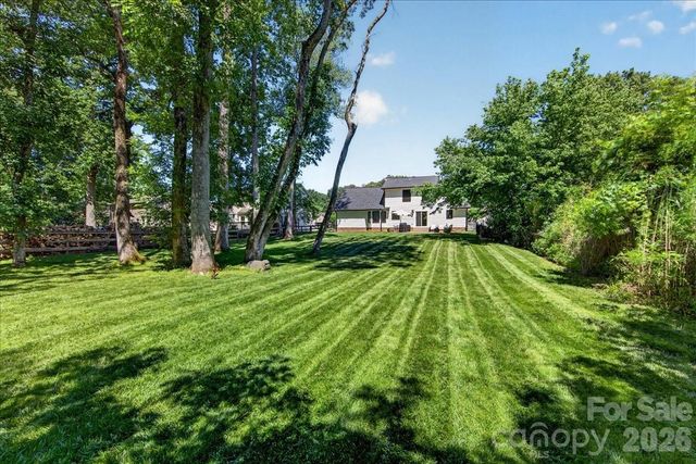9018 Hunters Pointe Drive, Huntersville, NC 28078