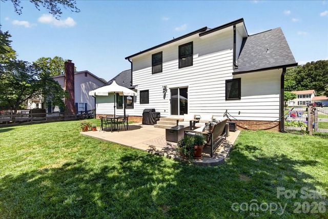9018 Hunters Pointe Drive, Huntersville, NC 28078