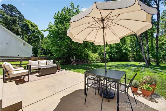 9018 Hunters Pointe Drive, Huntersville, NC 28078
