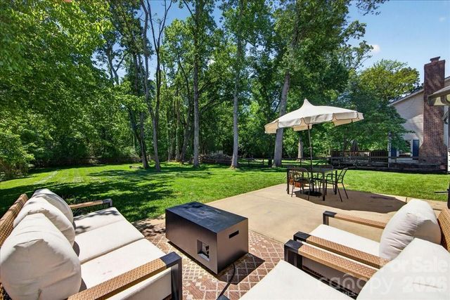 9018 Hunters Pointe Drive, Huntersville, NC 28078