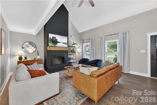9018 Hunters Pointe Drive, Huntersville, NC 28078