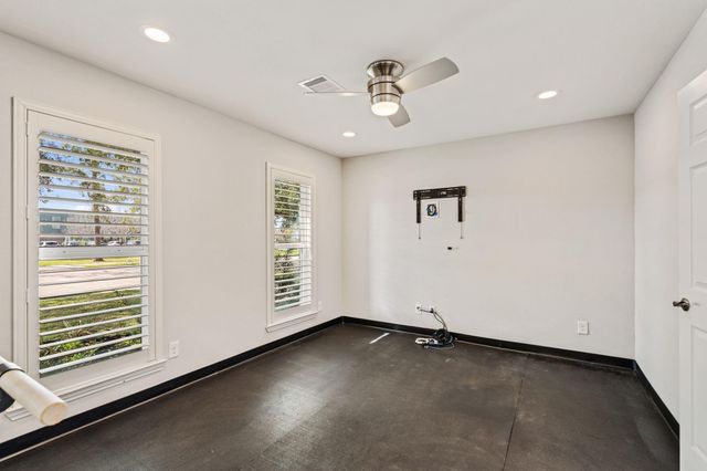 5614 Jason Street, Houston, TX 77096