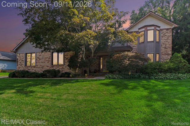 8651 Brazos Court, White Lake Charter Township, MI 48386