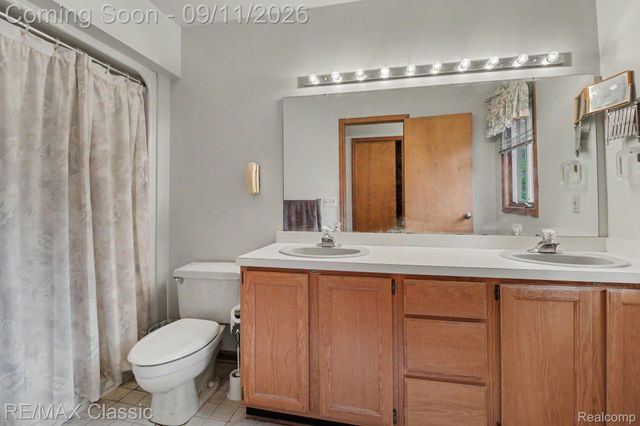 8651 Brazos Court, White Lake Charter Township, MI 48386
