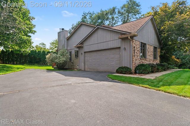 8651 Brazos Court, White Lake Charter Township, MI 48386