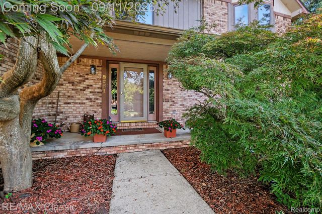 8651 Brazos Court, White Lake Charter Township, MI 48386