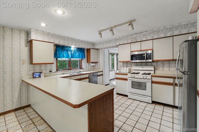 8651 Brazos Court, White Lake Charter Township, MI 48386
