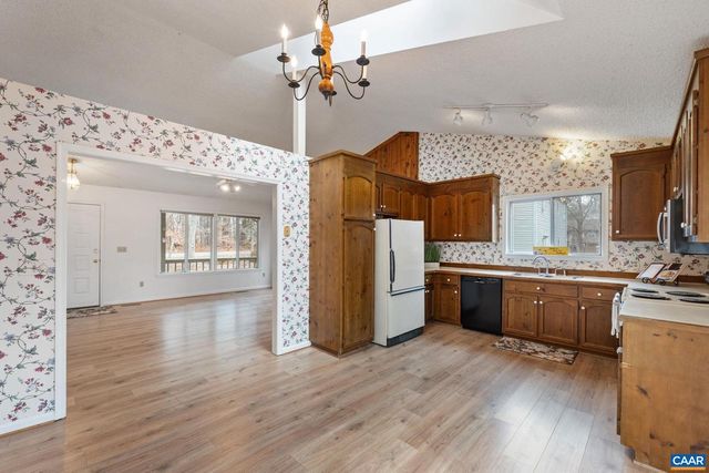 7 ENGLEWOOD DR, Palmyra, VA 22963