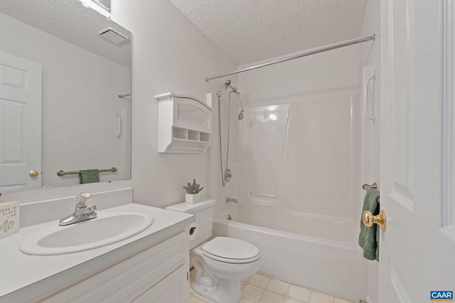 7 ENGLEWOOD DR, Palmyra, VA 22963