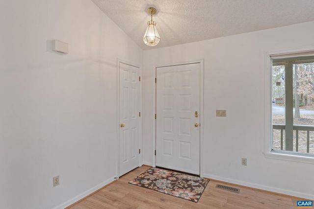 7 ENGLEWOOD DR, Palmyra, VA 22963