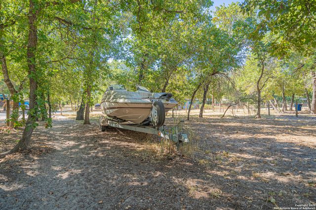188 Oakview Dr, La Vernia, TX 78121