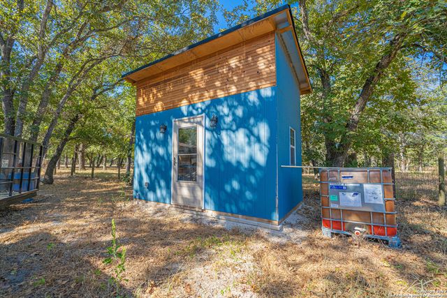 188 Oakview Dr, La Vernia, TX 78121