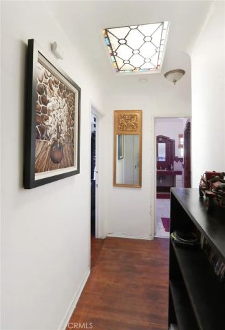 1222 S Cloverdale, Los Angeles, CA 90019