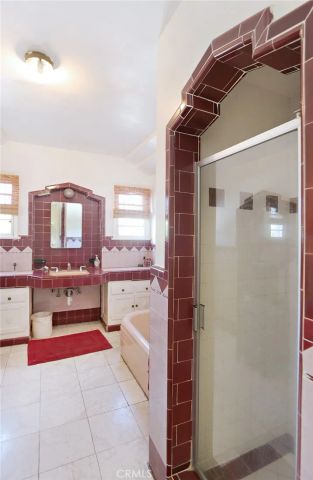 1222 S Cloverdale, Los Angeles, CA 90019