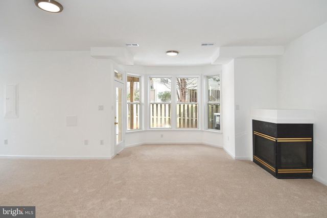 20630 MUDDY HARBOUR SQ, Sterling, VA 20165