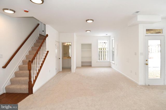 20630 MUDDY HARBOUR SQ, Sterling, VA 20165