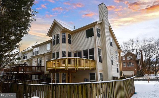 20630 MUDDY HARBOUR SQ, Sterling, VA 20165