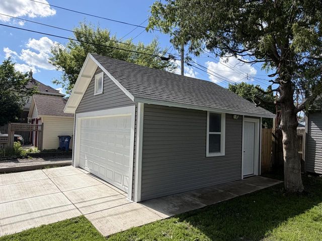 1438 Grange AVENUE, Racine, WI 53405