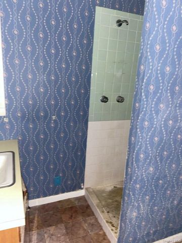 18 Joyce Drive, Riverhead, NY 11901