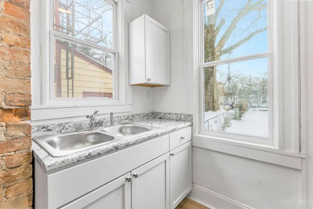 3136 Harvard Avenue, Cincinnati, OH 45207