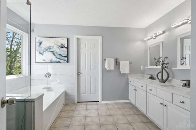 6369 Hedgerow Drive, West Chester, OH 45069