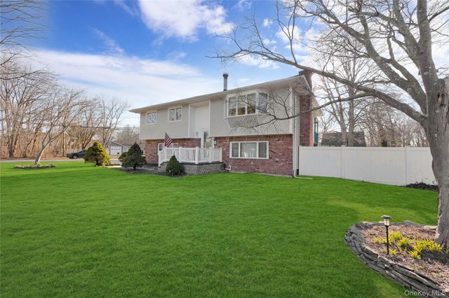 1264 Locust Avenue, Bohemia, NY 11716