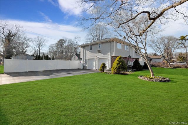 1264 Locust Avenue, Bohemia, NY 11716