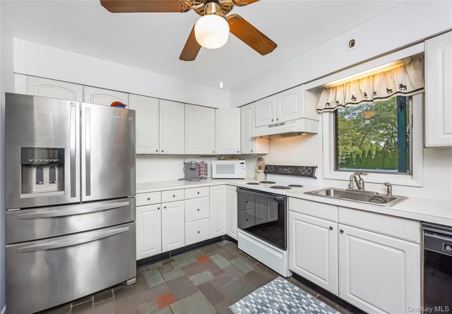 1264 Locust Avenue, Bohemia, NY 11716