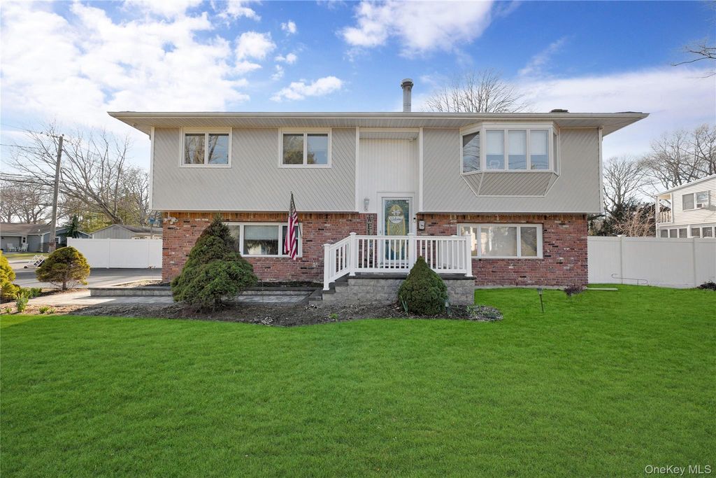 1264 Locust Avenue, Bohemia, NY 11716