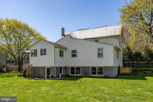 3457 W NEWPORT RD, Ronks, PA 17572