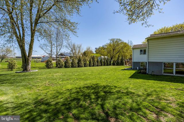 3457 W NEWPORT RD, Ronks, PA 17572