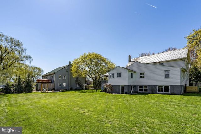 3457 W NEWPORT RD, Ronks, PA 17572