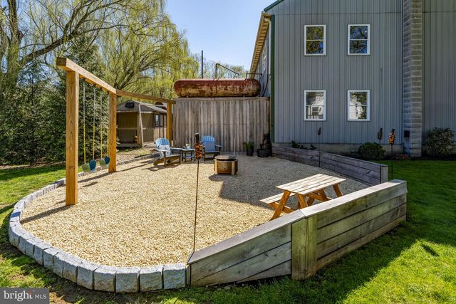 3457 W NEWPORT RD, Ronks, PA 17572