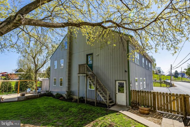 3457 W NEWPORT RD, Ronks, PA 17572