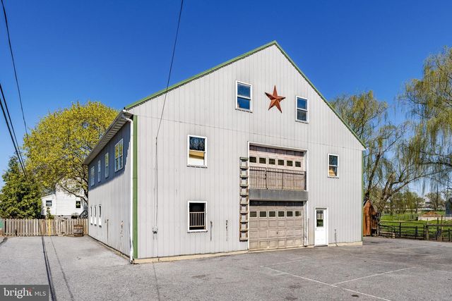 3457 W NEWPORT RD, Ronks, PA 17572