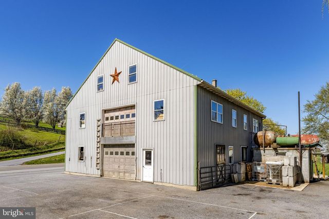 3457 W NEWPORT RD, Ronks, PA 17572