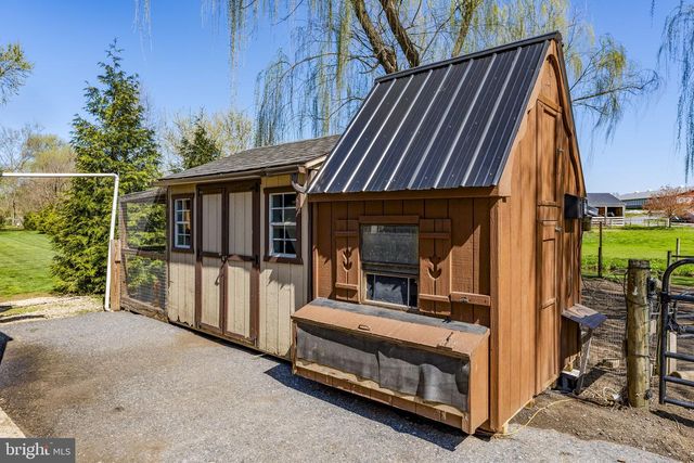 3457 W NEWPORT RD, Ronks, PA 17572