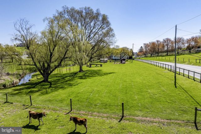 3457 W NEWPORT RD, Ronks, PA 17572