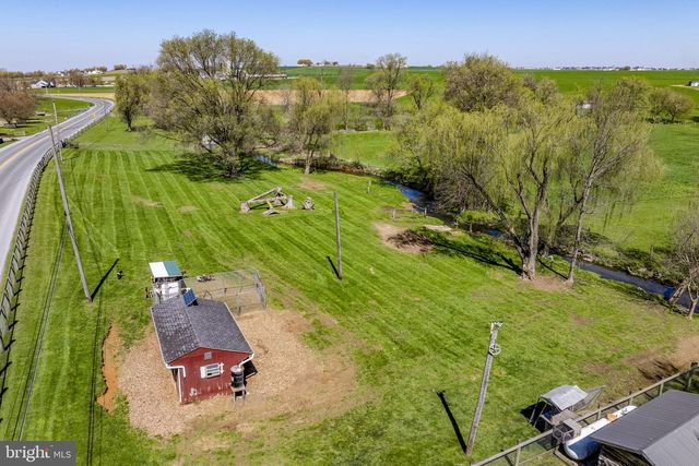 3457 W NEWPORT RD, Ronks, PA 17572