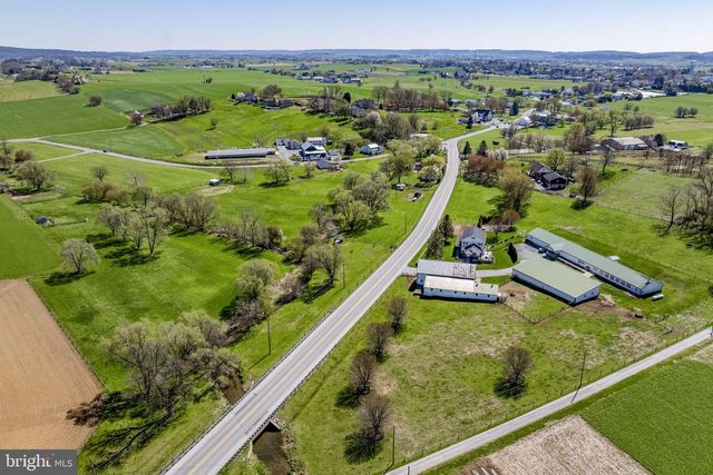 3457 W NEWPORT RD, Ronks, PA 17572