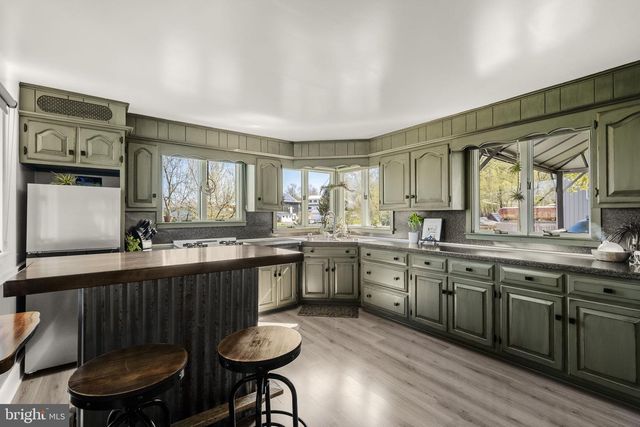 3457 W NEWPORT RD, Ronks, PA 17572