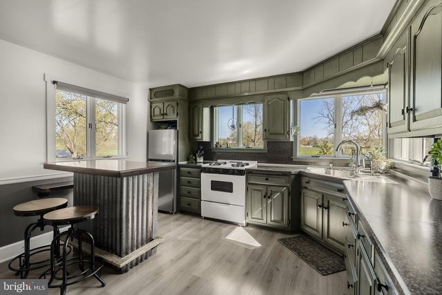 3457 W NEWPORT RD, Ronks, PA 17572