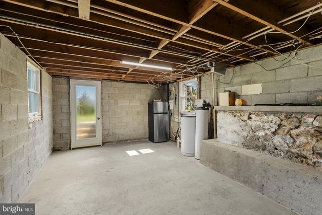 3457 W NEWPORT RD, Ronks, PA 17572