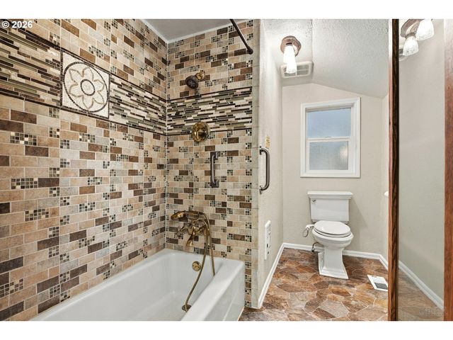 56780 OLD PORTLAND Rd, Warren, OR 97053