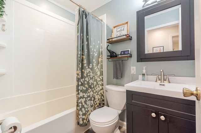 616 S 20th Street, Chesterton, IN 46304