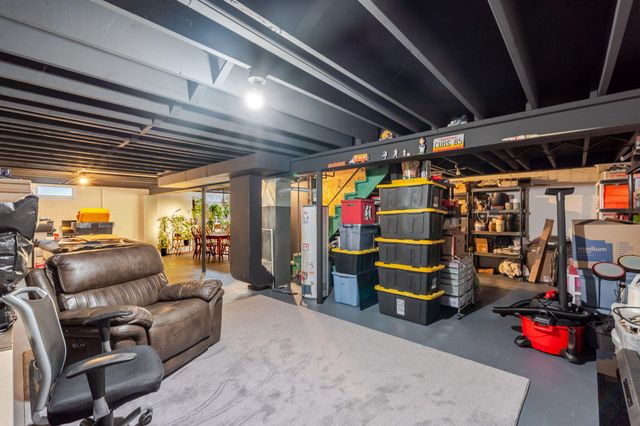 616 S 20th Street, Chesterton, IN 46304